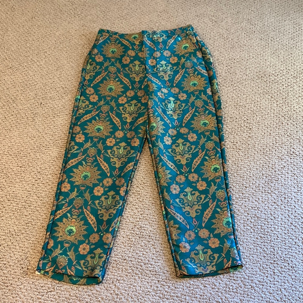 Flirty floral pant